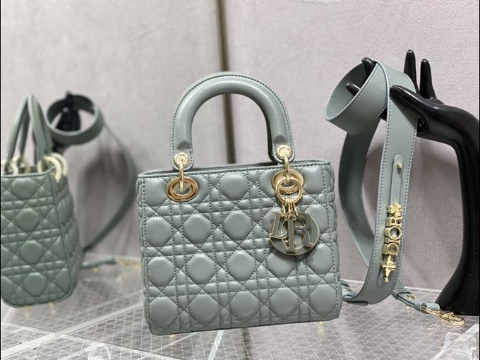 2025228Y750P211615635