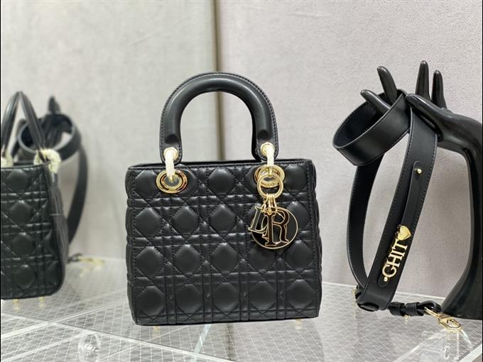 2025228Y750P211615762