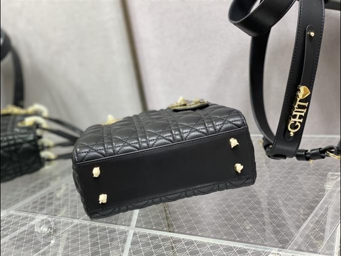 2025228Y750P211615857