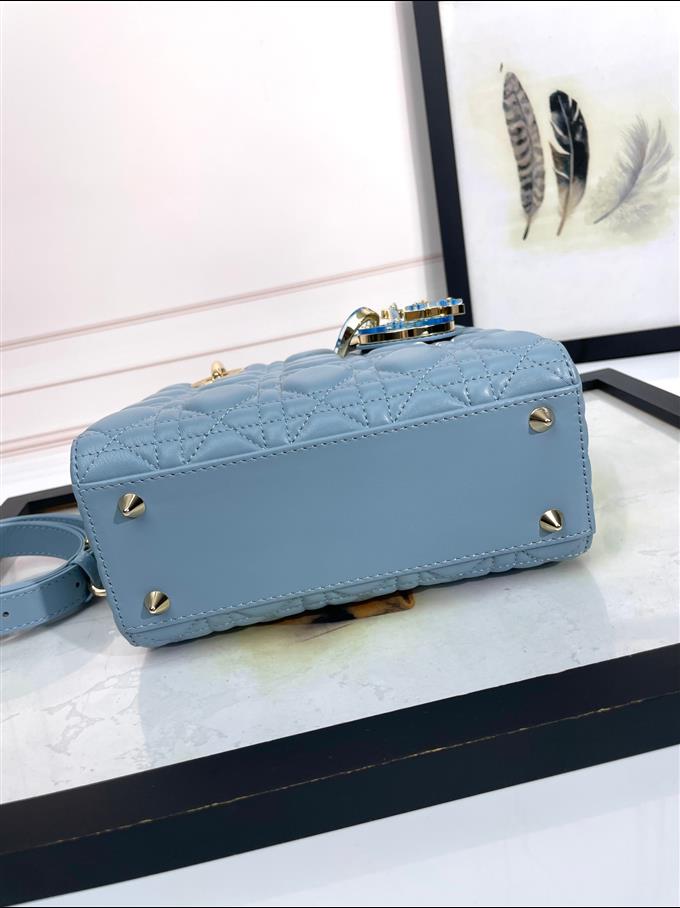 2025228Y750P211723962