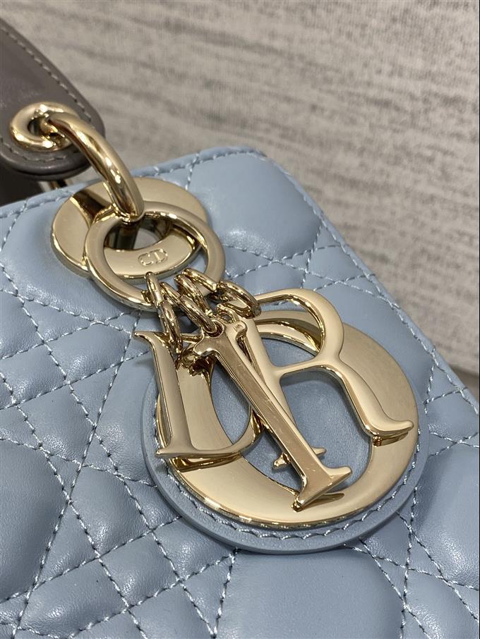 2025228Y750P211724499