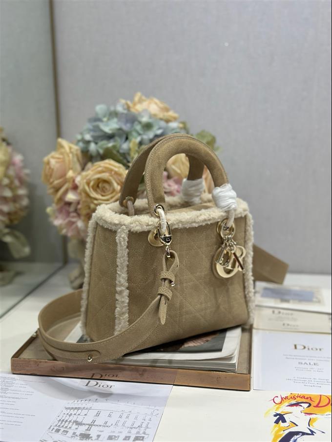 2025228Y900P211616203