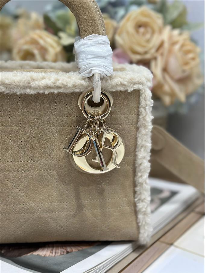 2025228Y900P211616297