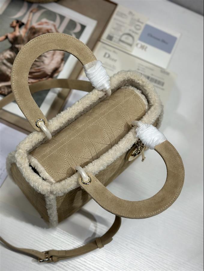 2025228Y950P211617521