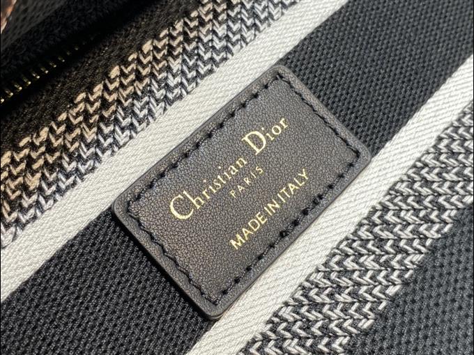 2025228Y650P205719635