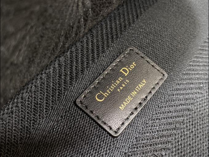 2025228Y650P205720623