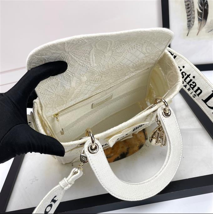 2025228Y650P211337960