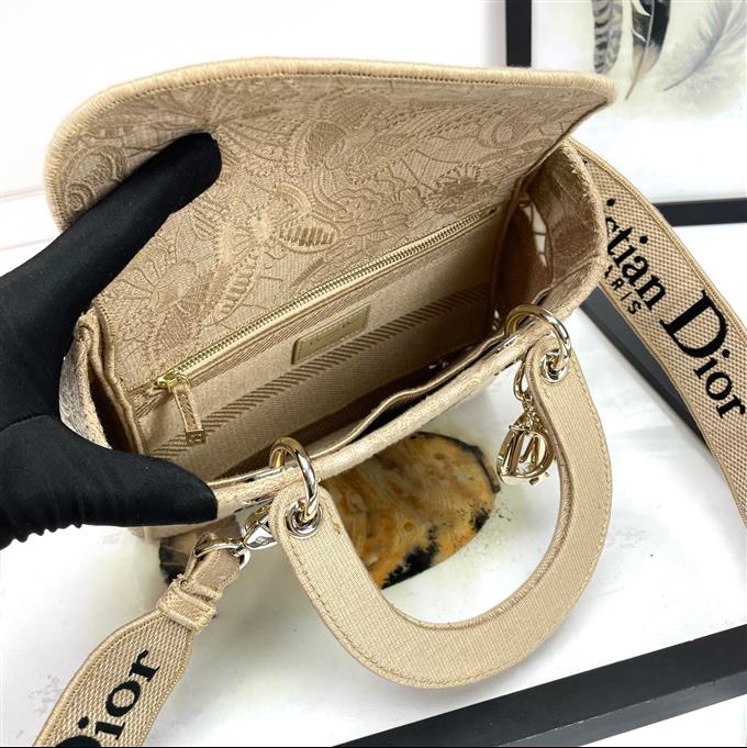 2025228Y650P211338241