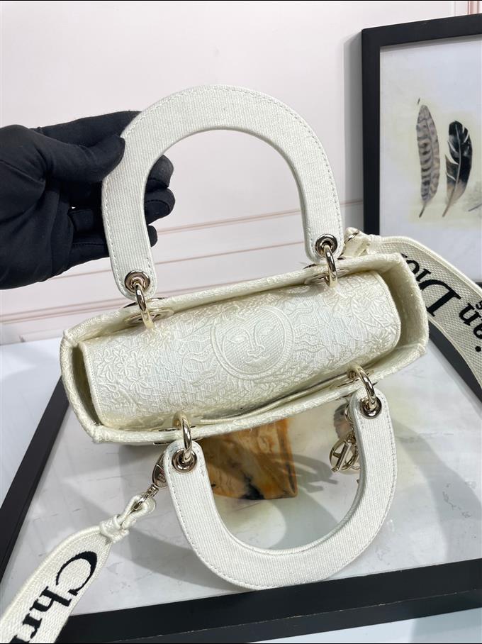 2025228Y650P211338368