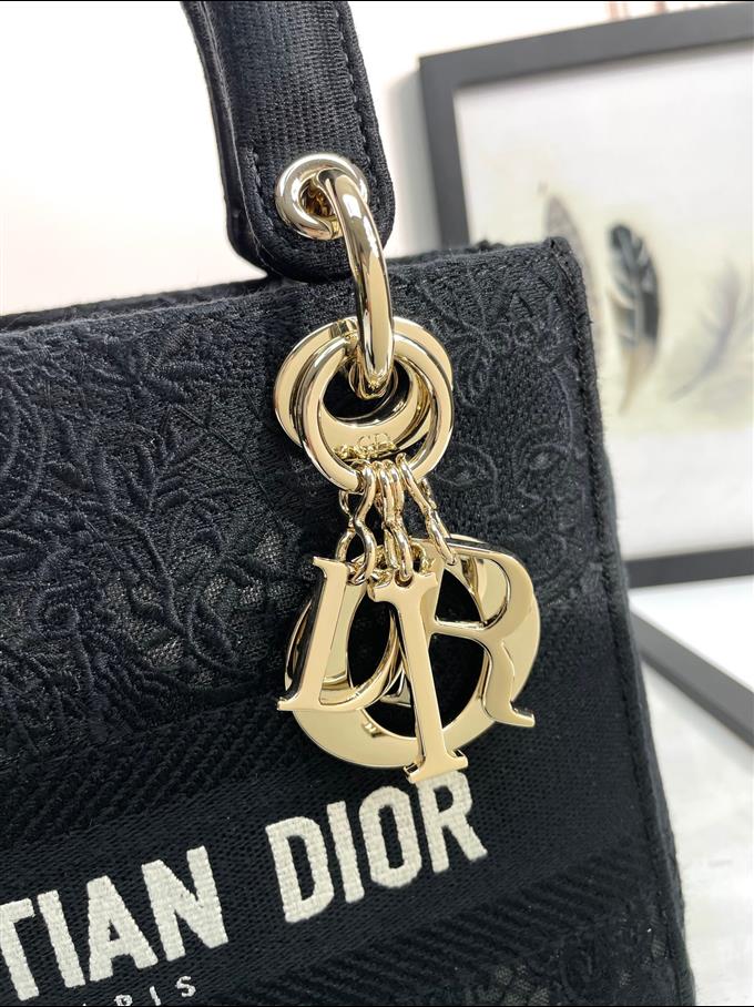 2025228Y650P211338983