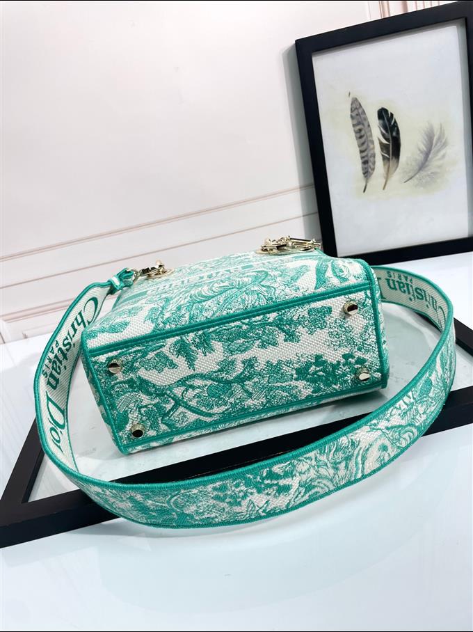 2025228Y650P211339485