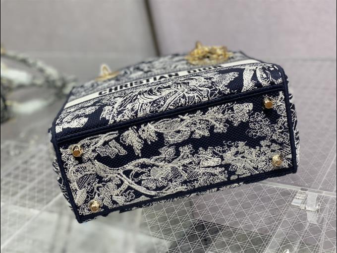 2025228Y650P211340239