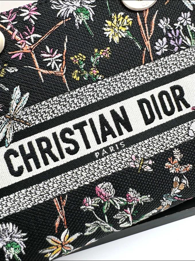 2025228Y650P211345588