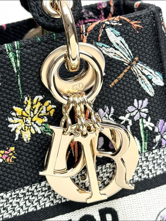 2025228Y650P211345603