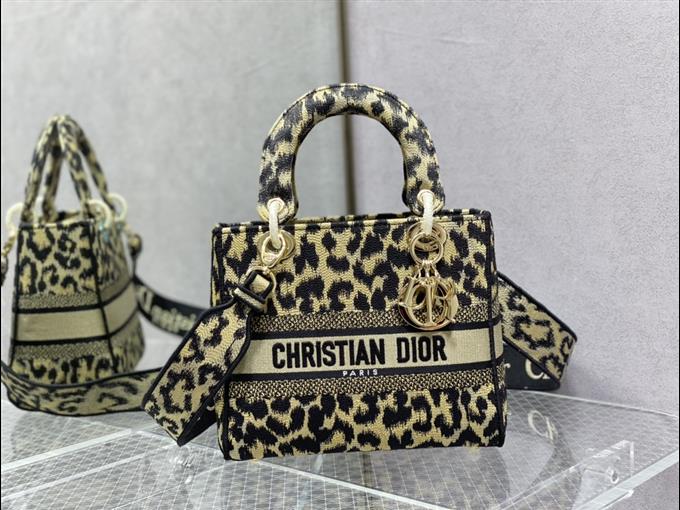 2025228Y650P211345775