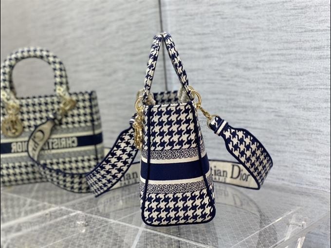 2025228Y650P221350424