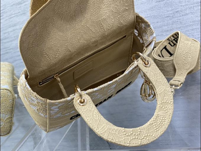 2025228Y650P221356686