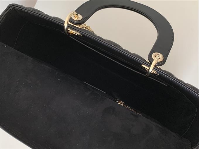 2025228Y880P211820951