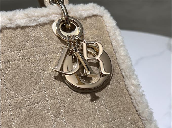 2025228Y900P222955959