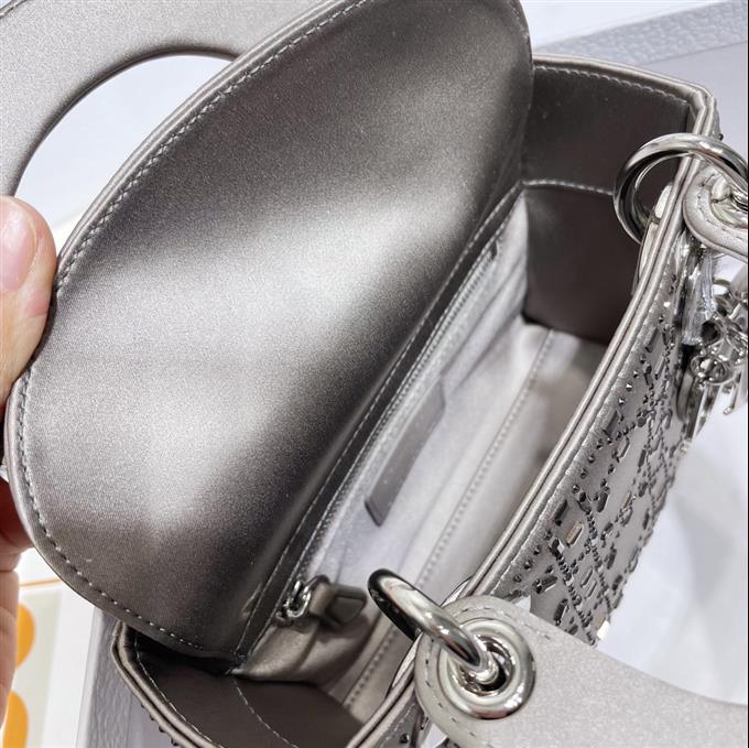 2025228Y950P222956276