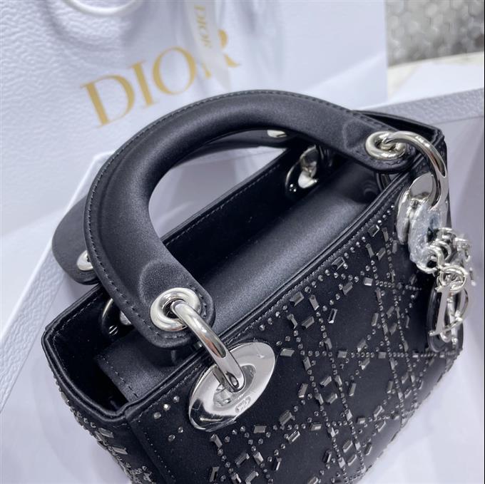 2025228Y950P222956386