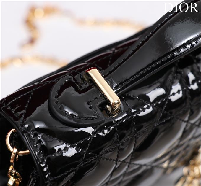 2025228Y600P212910889