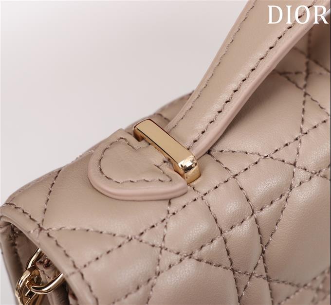 2025228Y600P21296341