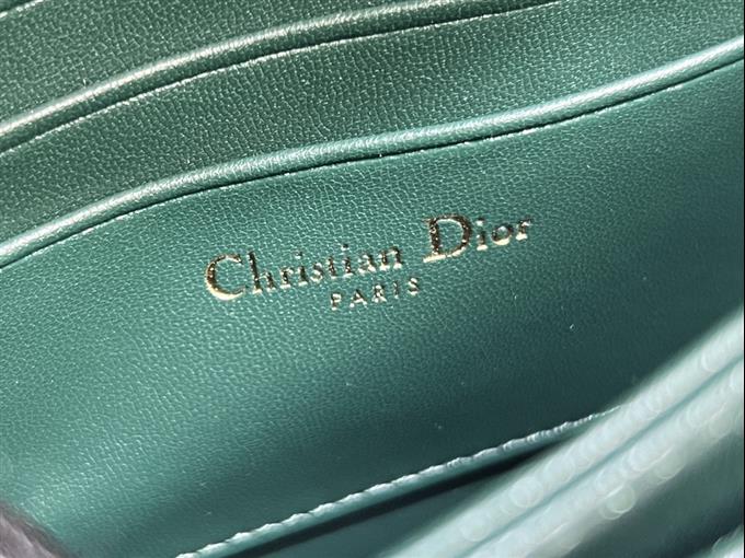 2025228Y600P21297527