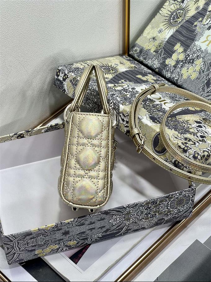 2025228Y600P22650682