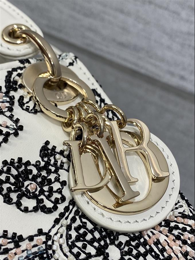 2025228Y950P212427216