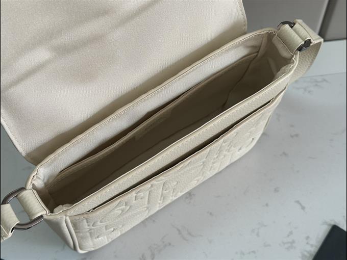 2025228Y550P221559989