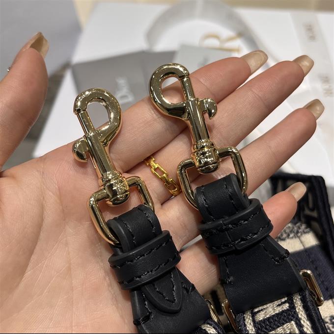 2025228Y600P22129415