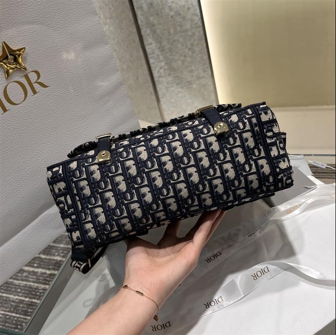 2025228Y650P221211163