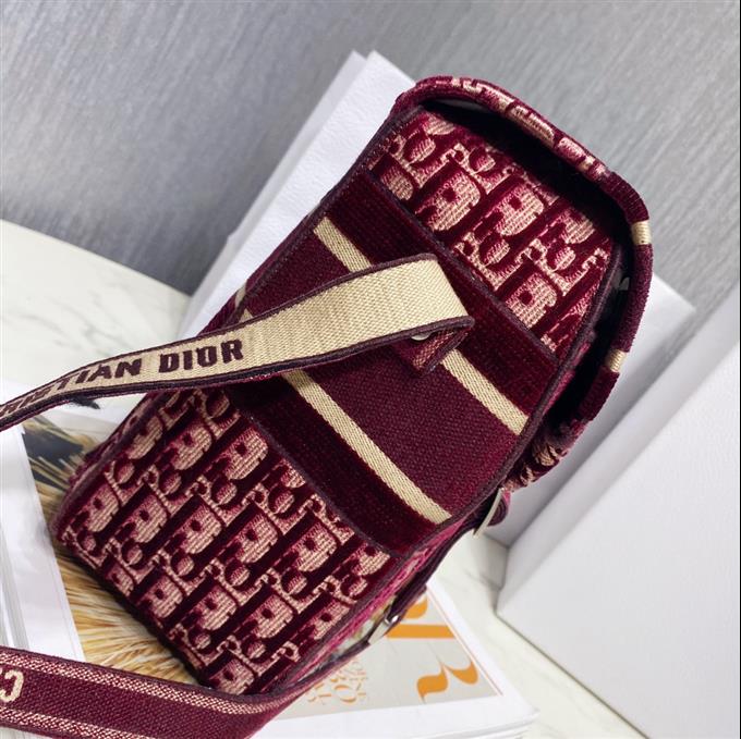 2025228Y850P221213882