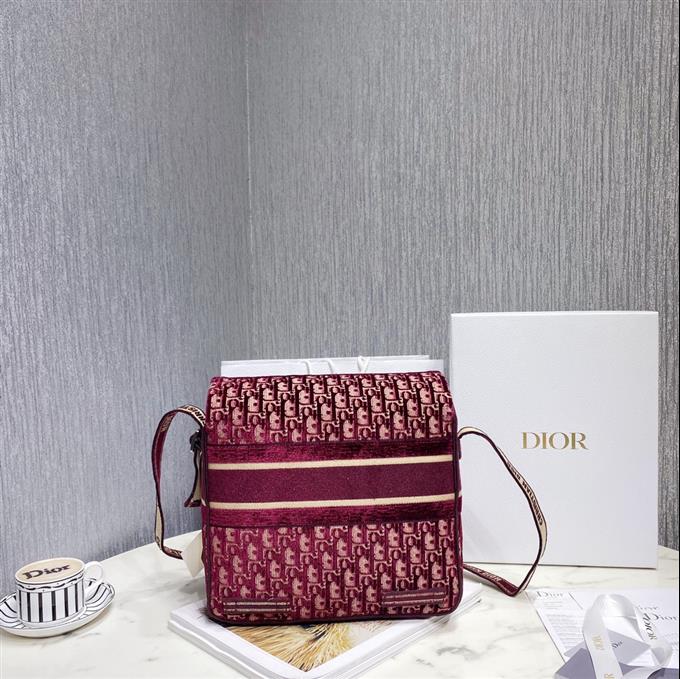 2025228Y850P221213960