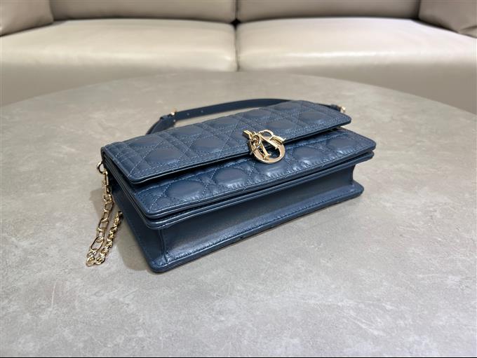 2025228Y650P214942926