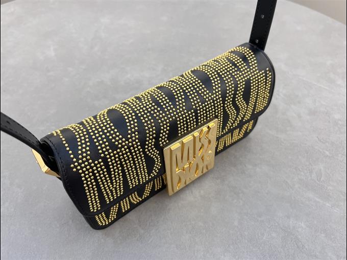 2025228Y650P214943145