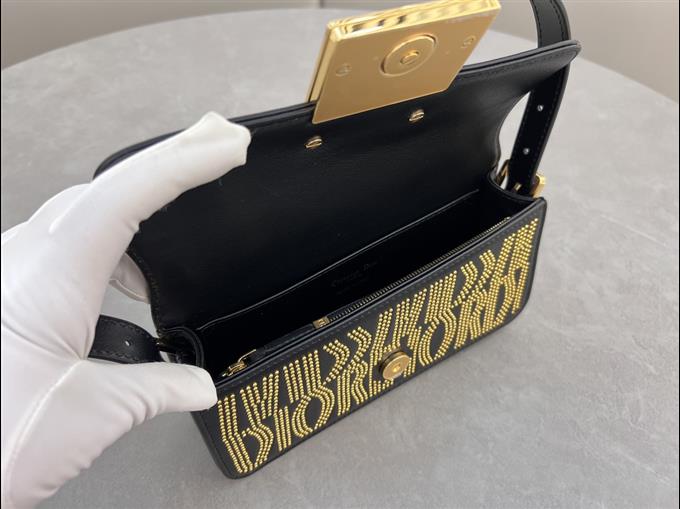 2025228Y650P214943176