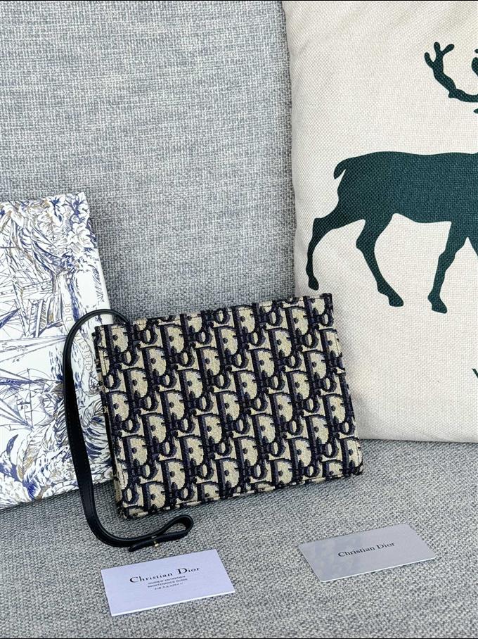 2025228Y300P204639159