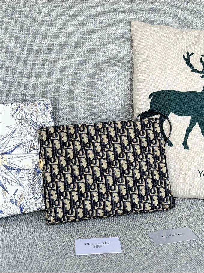 2025228Y320P204639594