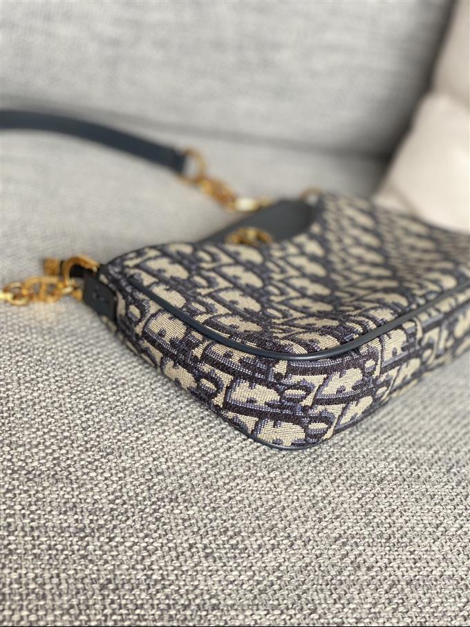 2025228Y420P204616208