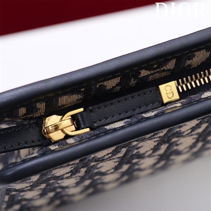 2025228Y500P204641651