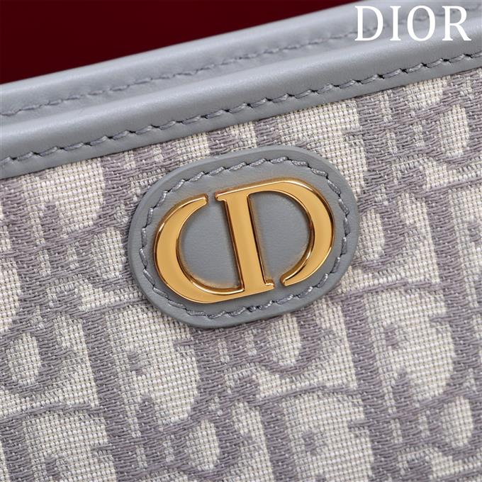 2025228Y500P204641777