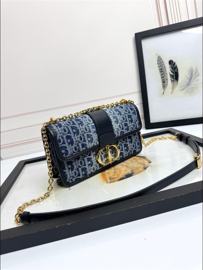 2025228Y550P204619352