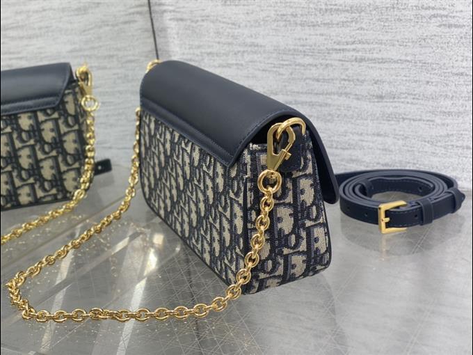 2025228Y550P204619695