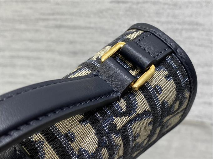 2025228Y550P204619979