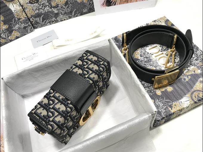 2025228Y550P204620121