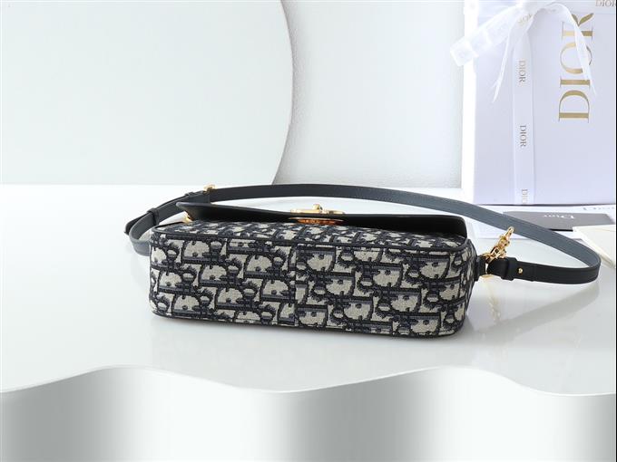 2025228Y550P204620369