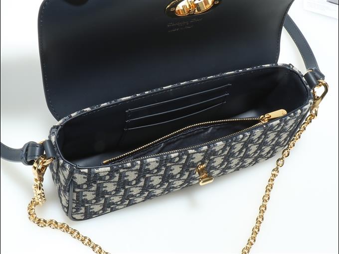 2025228Y550P204620448