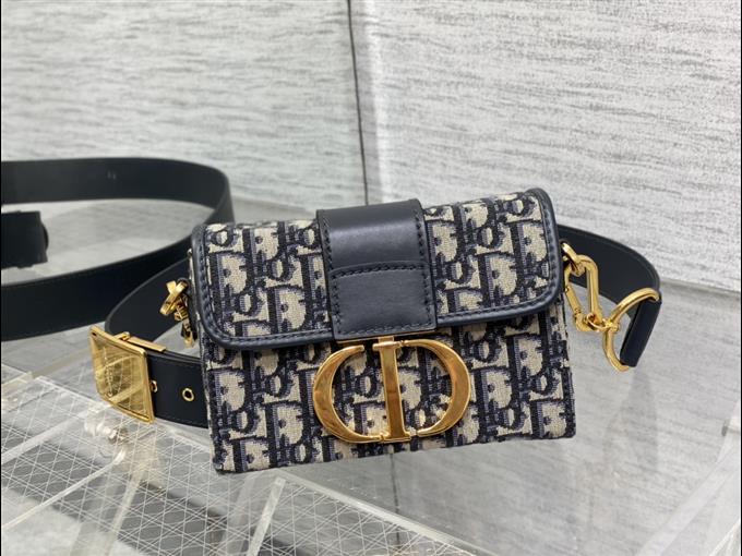 2025228Y550P204642121